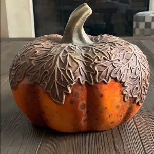 Beautiful ceramic Harvest Pumpkin. Like new! 🤎